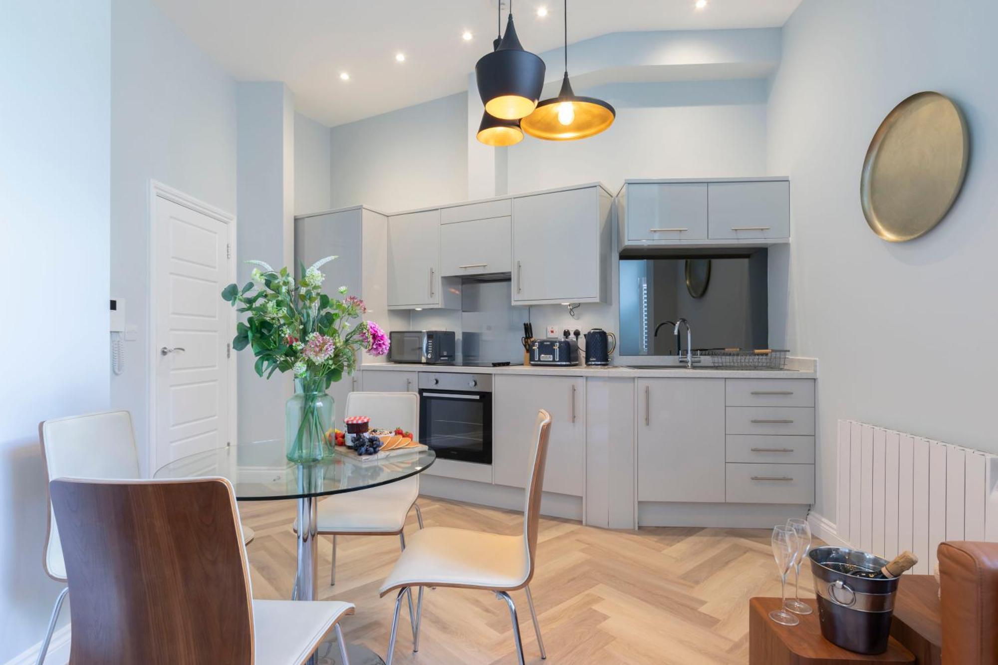 Elliot Oliver - Stylish 2 Bedroom Town Centre Apartment Cheltenham Exteriér fotografie