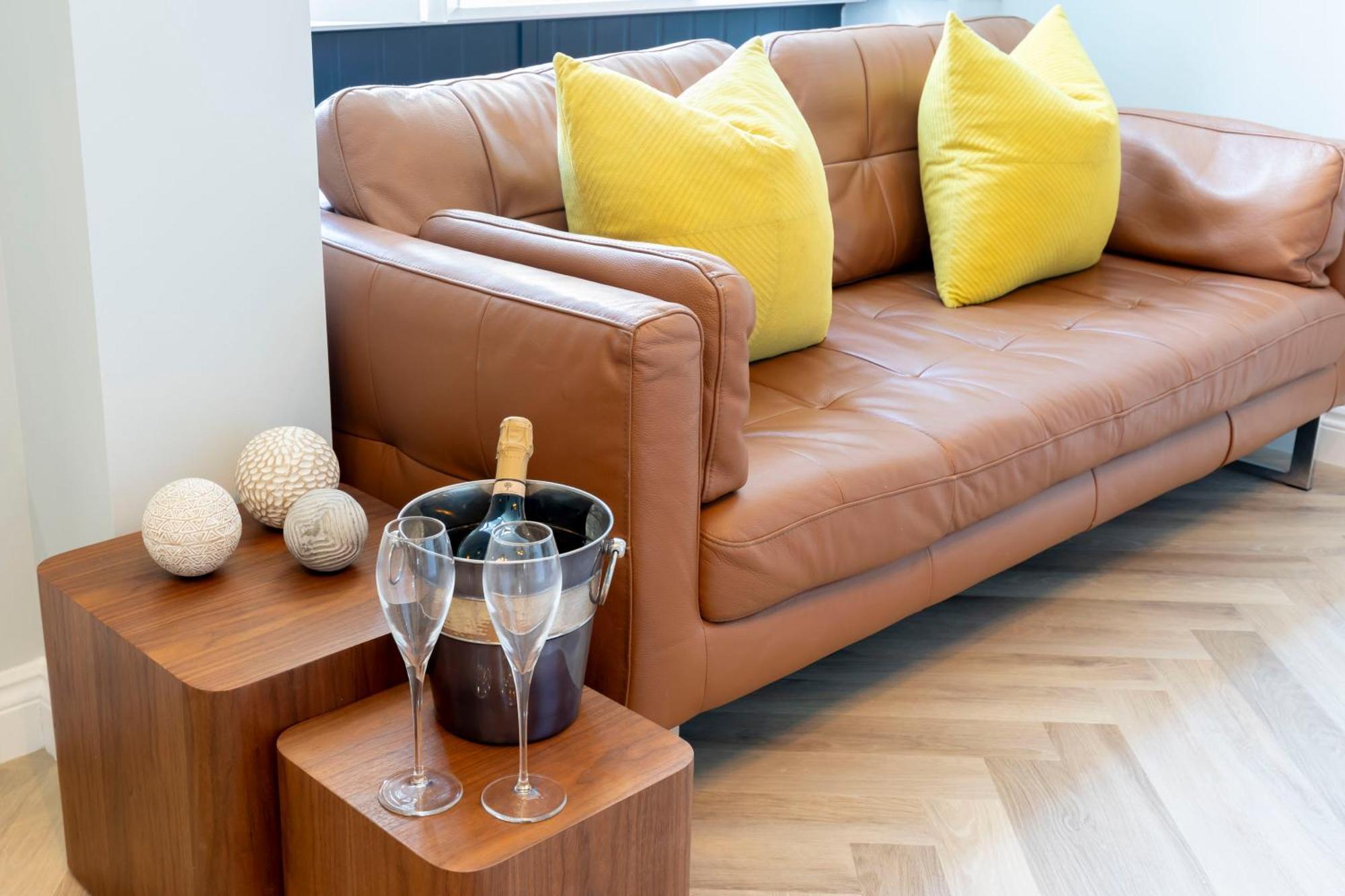 Elliot Oliver - Stylish 2 Bedroom Town Centre Apartment Cheltenham Exteriér fotografie